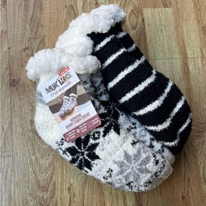NWT Muk Luks Short Cabin Socks